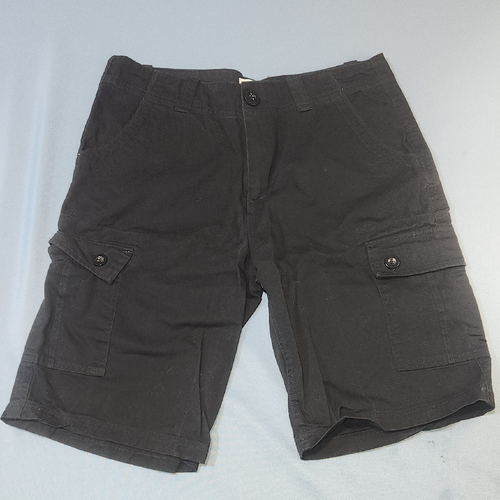 One Tough Brand, Size 32. Men's Black Cargo Shorts